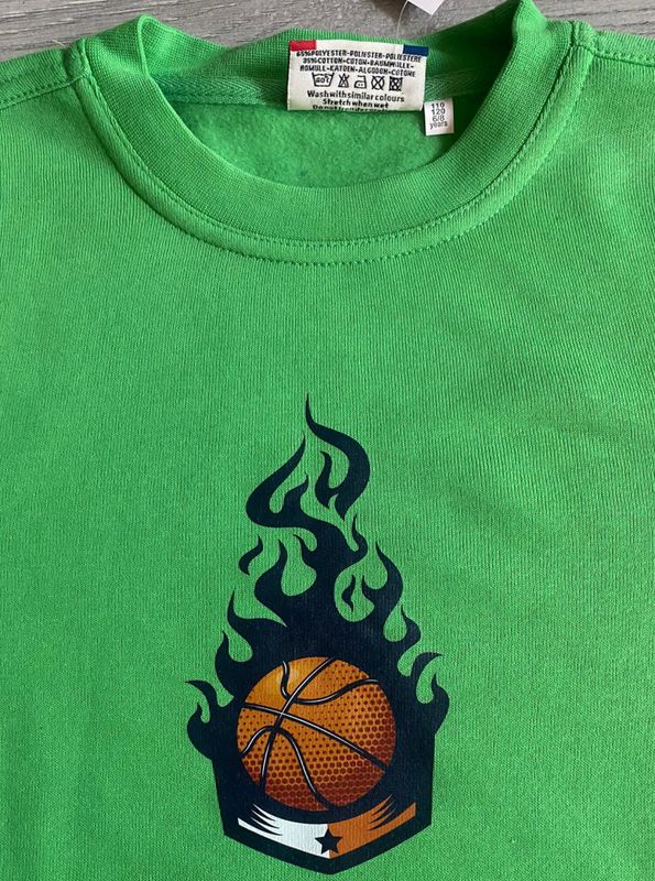 T-shirt- basketball i flamme